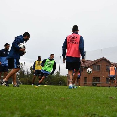 Entrenador ⚽️
📚 Lic. en Educ. Física
💻⚽️Proyecto #JuegoDePosicion 
Dt. #Reserva @Velez 
Ex AC #Heinze @Velez @AAAJoficial @ClubGodoyCruz
Ex D.T. C.A.PAZ