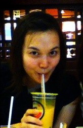 zinekaaa's profile picture. 