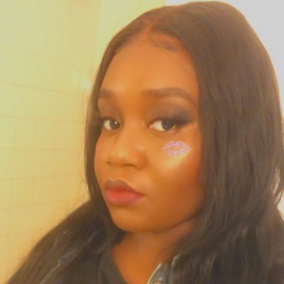 AbraviEdoh's profile picture. Étudiante en communication et science politique à l’université d’Ottawa. Grande fan de mon pays (le Togo) et future diplomate.