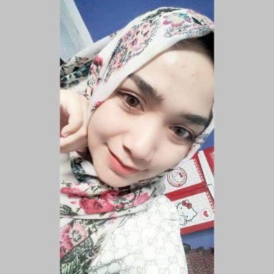 Yantilestari33's profile picture. 