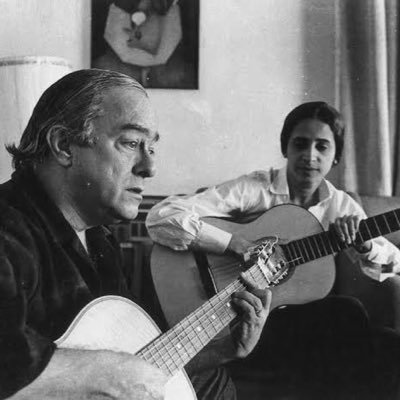 carneiroebasta's profile picture. Onde queres o livre, decassílabo💚💖