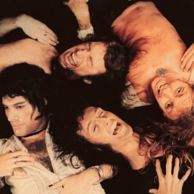 queen content to brighten up your day ! I don't own any of the content I post, all credits go to the rightful owners.