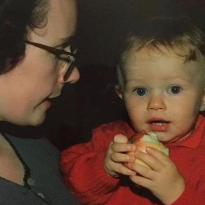 Proud mum. Wear a mask. Wash your hands.