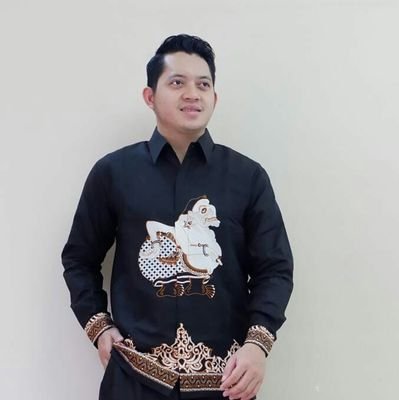 aneka batik,dari gamis,setelan kemeja,sarung,bahan batik,Koko,dll

menerima eceran/grosiran
wa 082134974087

menerima pembuatan sragam