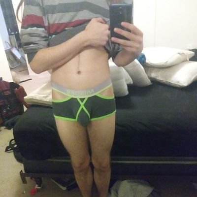 MisterWhite0425's profile picture. 18+ Only please!
28 year bi guy in Washington state just posting boost my self esteem a bit. Dm nudes and I'll return the favor ;D