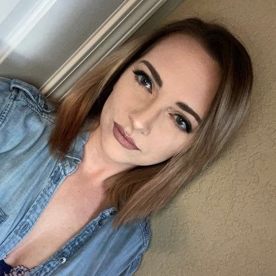 OnyxRoseof's profile picture. Lingerie, nudes, sex & more!! 💦 Showing off with my husband 😜 Having fun and living it up https://t.co/tXX5klYsjz 📷 💞I Follow Back💞