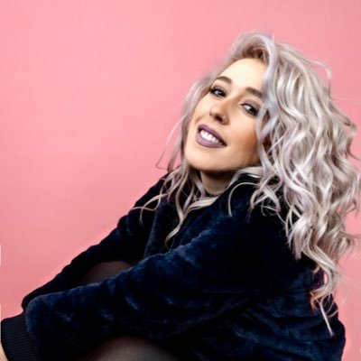 🇨🇦🇺🇸| Music maker | Professional laugher | Lover of people |