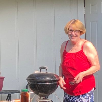 ZebbiF's profile picture. Love animals, especially cats!