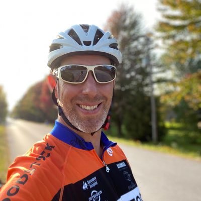 Self powered promoter. Any fool can throw a throttle. cyclist, sailor, Provincial Para-Cycling coach. Let’s go play outside!