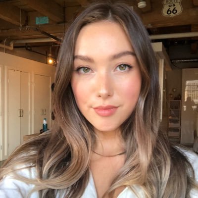 fintech startup girlie | @ubc alum | she/her ✿◠‿◠