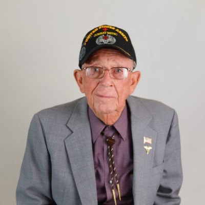 hello everyone i am a 74 year old veitnam vet Rip to my wife cheryl i have 5 grandkids i amlearning to use the internet to connect with them. dimentia survivor