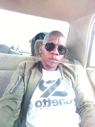 GofaModongo's profile picture. Beer