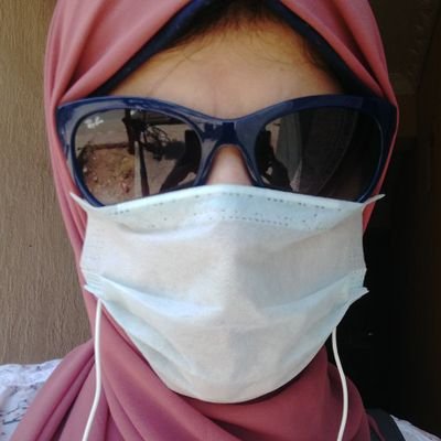 Kholoudmozykemo's profile picture. Looking forward but no one is looking with me