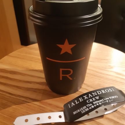 333_music_s's profile picture. RIP SLYME🎤/［Alexandros］☔/SHAKALABBITS🐰/Backstreet Boys🌐
統一感のないライブ好きのそこそこ運が良い奴◎(ヒロさんにウイスキーもらった🥃✨)