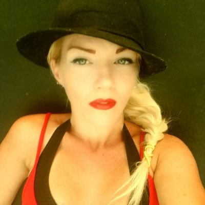 LaurieH93150160's profile picture. Sometimes I'm so weird that I'm even like WTF?!?!?