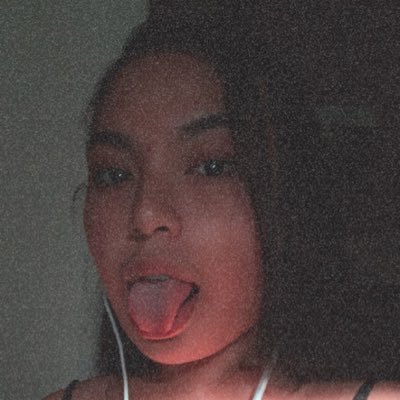 lickmyvibe's profile picture. not lazy just selectively participating.