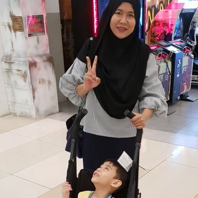 iffa_othman's profile picture. Mama, wife and a daughter