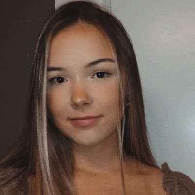 emma_smith_1's profile picture. aspiring beach bum stuck in ks // BU '21