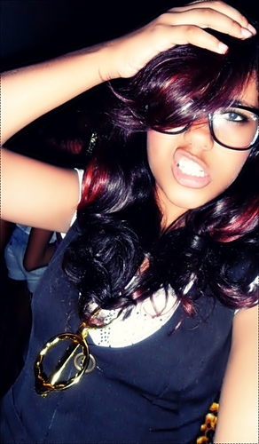 Sou uma menina igual as outras, e com qualidades de poucas.. Amo Deus acima de tudo.Dona da @ColirioosTop. Achou pouco?? É que ta faltando o seu #FOLLOW.. Raawr