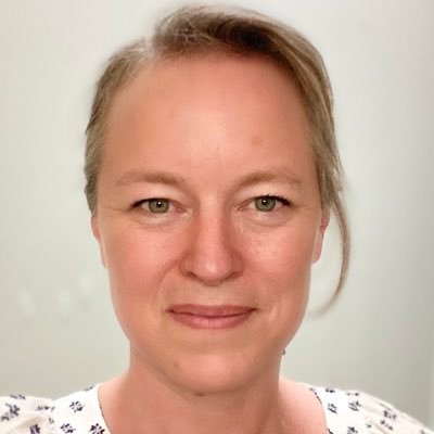 Artist, fantasy portrait and landscape painter, reader, explorer, costume designer, fan of good stories, cancer survivor, nerd https://t.co/BHurE6Tmyr
