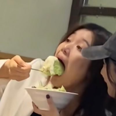 Simonsu31317554's profile picture. 