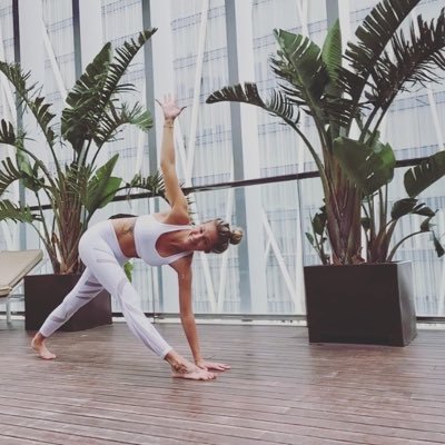 West London/Ealing Yoga Teacher 🧘🏼‍♀️ Group/Private/Zoom classes (just let that sh** go )