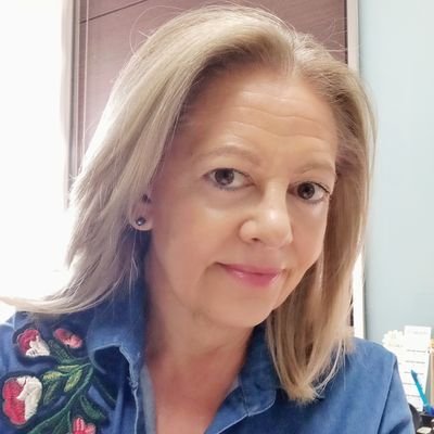 Toti es en la web Cleopatra en la Red. La falsedad está tan cercana a la verdad, que el hombre prudente no debe situarse en un terreno resbaladizo. (Cicerón)