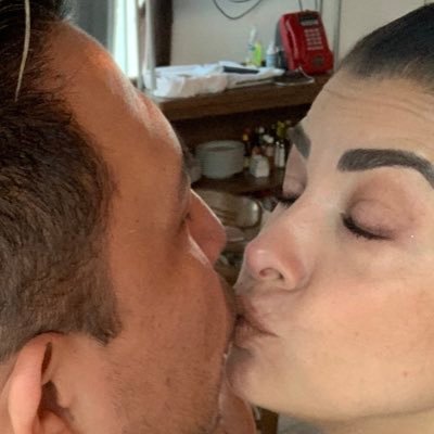 Periodista, Jefe de prensa, colaborador en #LaEsquinaDeLasPrimicias de #Bandamax y profesor de Periodismo. Papá de mi Vane!!!