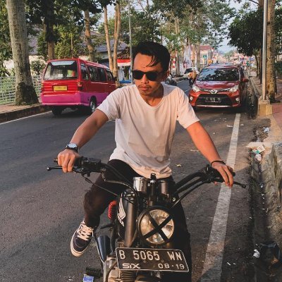 awqorni's profile picture. captain fantastic ✨