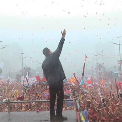 Mujeres y hombres comprometidos con el proyecto revolucionario del comandante supremo y eterno Hugo Chávez. Leales Siempre, Traidores Nunca!