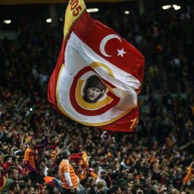 Müzesinde rakiplerinin iki katı kupası olan,Türk olmayan takımları en çok yenen anlı şanlı Galatasaray.Atatürk ve GalATAsaray