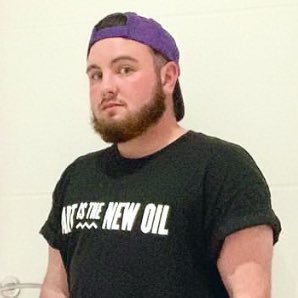 indiemccue's profile picture. Facilitator and Creator of Socially Engaged Art 〰️ Trans + Queer