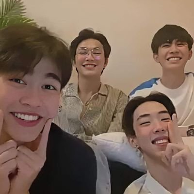 SGBT🍀
Give💙🍀
ชั้นก็จะรอไปเรื่อยๆแหละๆ❣️
แกยังคงเป็นความสุขของเราเสมอยินดีที่ได้เห็นพวกเธอโตขึ้นในทุกๆก้าวของชีวิต
บุคคลเกือบจะทุกดอมแหละ🌍