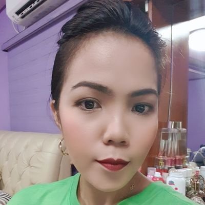 yurikite's profile picture. life isn't simple