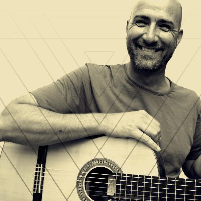 Guitarrista que ha trabajado con diferentes proyectos-Añade a tu playlist de SPOTIFY, musica brazil, world y flamenco