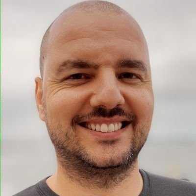 mergulhador, instrutor de mergulho, empreendedor, apaixonado pelo Palmeiras e pela vida ao ar livre