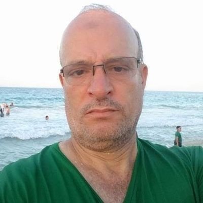 بحب بلدي مصر وجيشها وأخواتنا العرب ما بحبش النكد عشان انا عايش فيها بحراوي اسكندراني والناس كلها اهلي بعشق النادي﴿ الأهلي﴾ تابعني اتابعك 🌹🌹🌹
