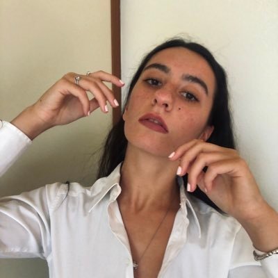 dueautunni's profile picture. i’m a big fan of stars, art, kisses, and letters