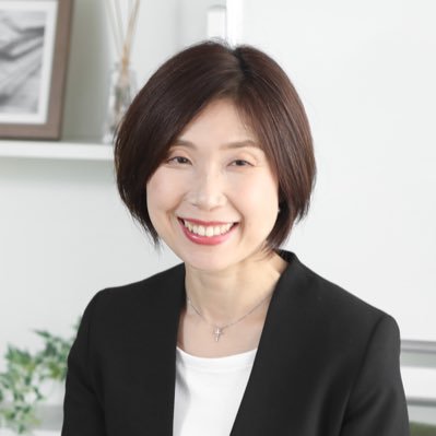 ezakiemi's profile picture. \新規集客ばかりはもうおしまい/ リピートで埋まるファンの多いサロンへ 【3500店舗以上の売上データを分析】 ✂︎指名3倍・売上4倍 ✂︎物販客比率2倍・売上3倍 ✂︎お客様のLTVと共に変化するサロン作り POSデータ活用よりサロンやスタッフの課題解決✨ 月2回有料級メソッド配信☟