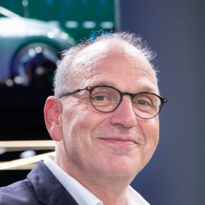 Lecturer @HfWU Geislingen, former CEO Seat and Board Member Skoda & Volkswagen Cars