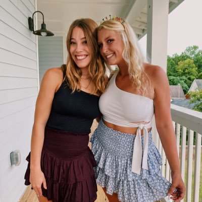 lizzieee327's profile picture. 