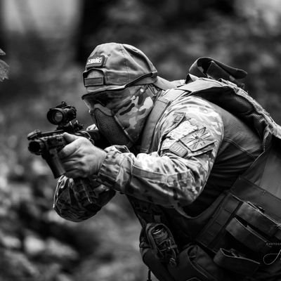 Cod fanatic, Airsoft obsessed, Site Owner at Hells Airsoft Ltd Derbyshire, Lover of Stella and a Tree Surgeon by day
