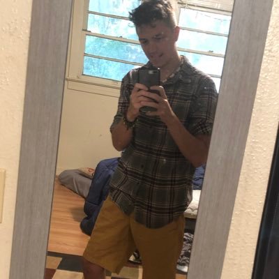 | I’m from the sacred land of Livingston Parish |he/him| NSU Theatre Technician/Set Designer 🎭🛠|