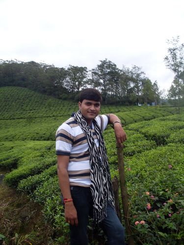 Delhi Based, MBA from Delhi and now working as a AV consultant.............