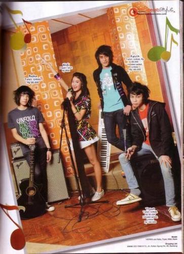 Christinzzz's profile picture. I am a person who wants to be loved as to love god