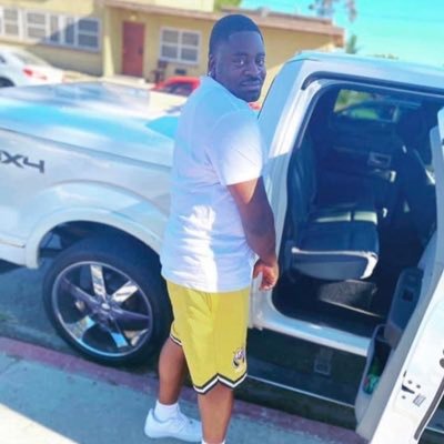 roe_not_4hoes's profile picture. Just ya basic man taken by 1 girl #taylorgang #teamfadelife 🤧 #teampowergame #STILLteamfuckyofeelings #BrokeBoyz #USFAlumni