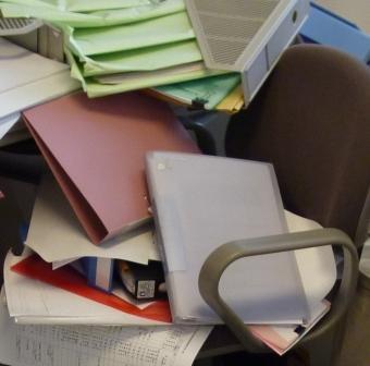 KyokoHirata's profile picture. 日本女子大学住居学科教員。地震防災、リスクコミュニケーション、住宅の安全性が専門。生活再建・災害復興、地震時の共助、避難所運営、子どもの防災を研究中。アフリカの女子教育支援研究あり（ルワンダ・エチオピア）。初対面の人に話しかけるのが特技。魚座。被災地仙台居住歴５年で東北好き。猫(犬)好き。写真は被災時の私のいす