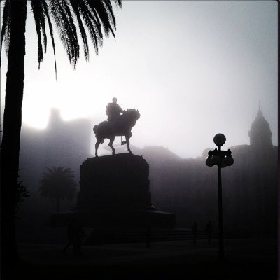 Montevideano, fotógrafo y caminante en una ciudad con una historia en cada esquina.