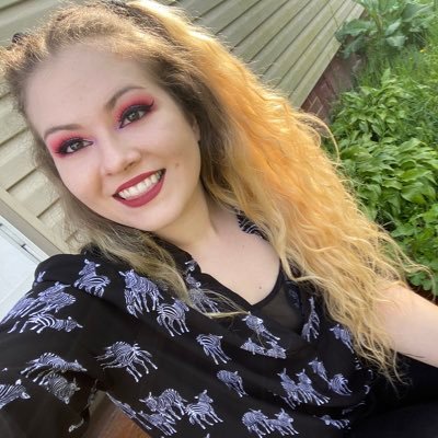 Hello! I’m Chelsea ✨🌸 Lover of all things crafts. Lets be friends 😊