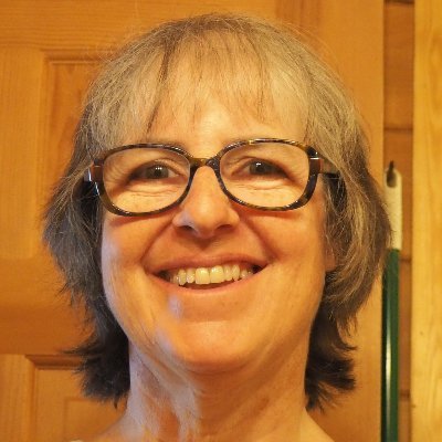 Retired bilingual educator. Nature lover, bird watcher, gardener, paddler. Mom of 2 bilingual bicultural young women. Pura vida!